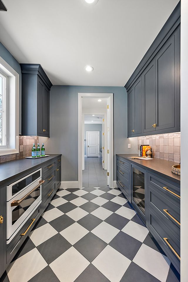 1371 Northlawn4