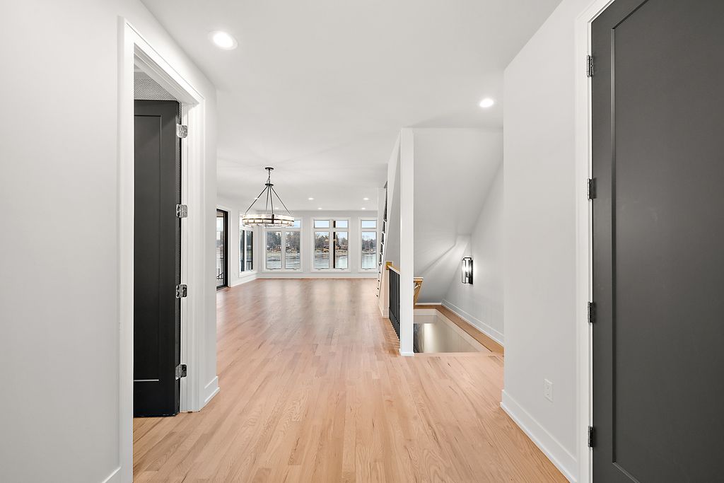2744 Silverside1